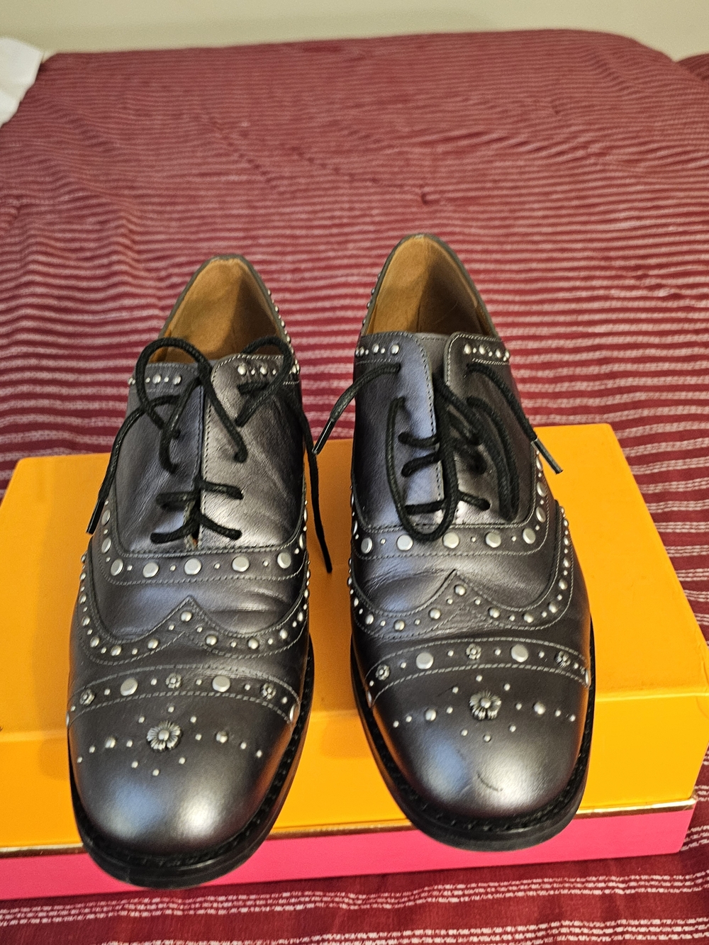 Women Gray / Silver Wingtip Studded Leather Dress Shoes